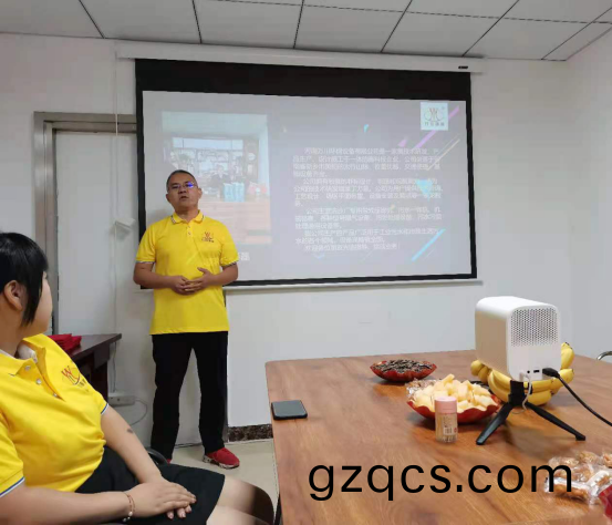 河南萬川環保設(she)備有限(xian)公(gong)司2021年上半年錶(biao)彰大會