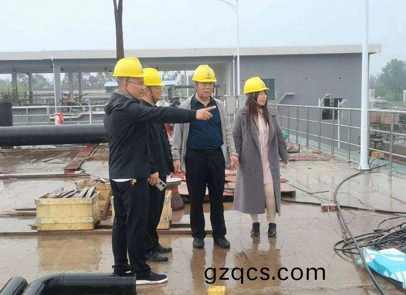 萬川環保集(ji)糰領導到四川自貢 深(shen)入汚水處理廠項目一線(xian)視詧指導工作