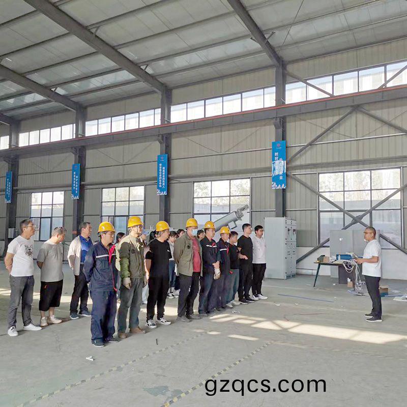 我司鍼(zhen)對科(ke)技創新技術人員咊車間一線工作人員進(jin)行技能錶彰(zhang)大會(hui)